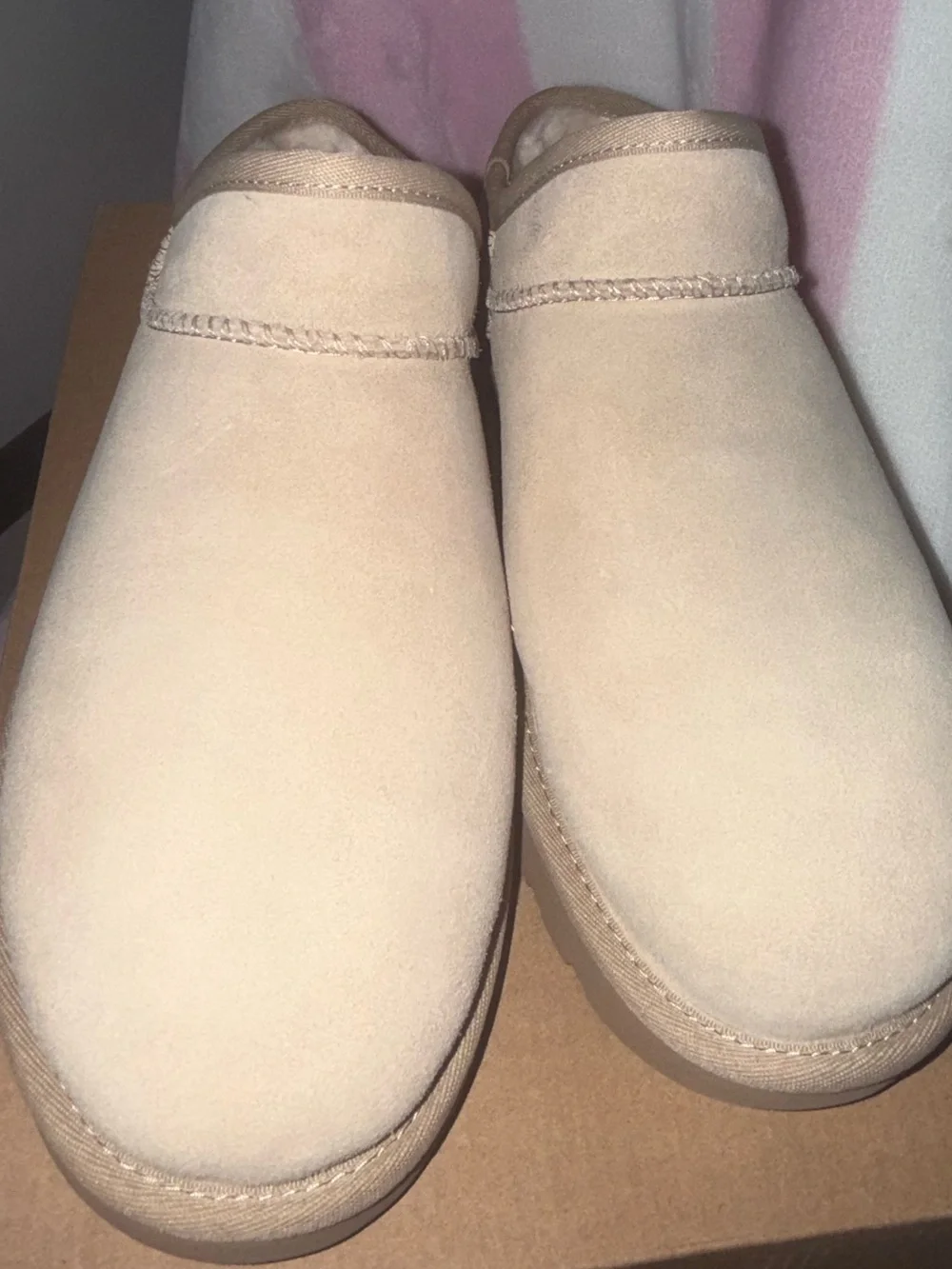 NWT UGG Women’s Classic Slipper in Chestnut, Size 11 - Picture 6 of 8